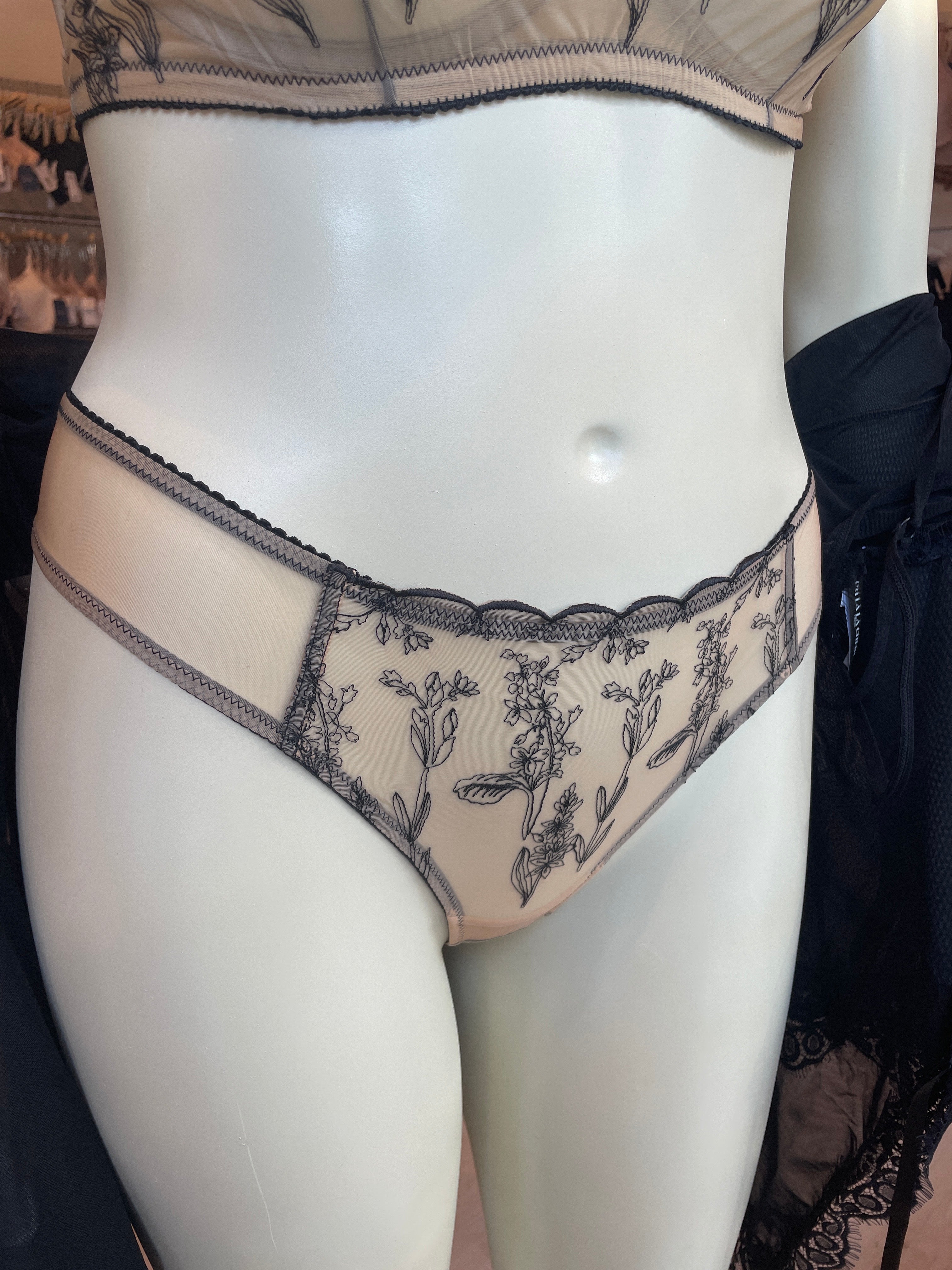 Amour d'Agnette Kim Thong