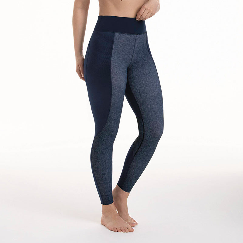 A high-performance compression tight in a sleek jean-inspired design. Featuring a high-rise waistband, moisture-wicking fabric, and targeted compression for improved circulation and muscle support. Ideal for training and everyday wear.